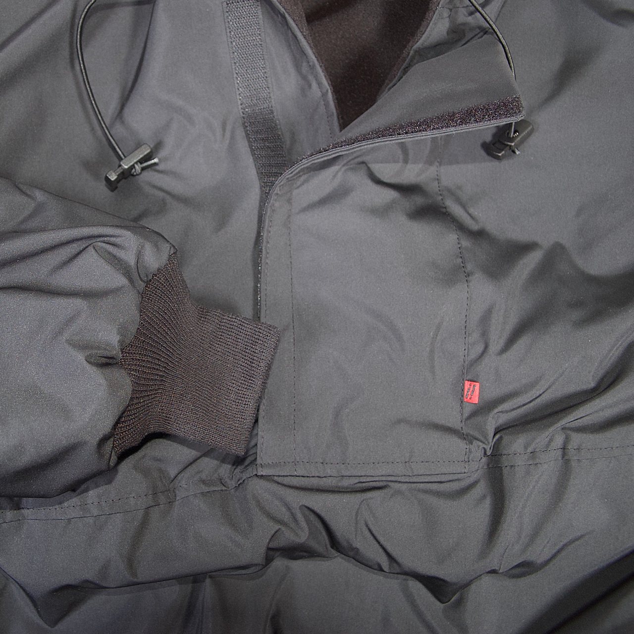 Wärmendes Outdoorcape "Pure Black"