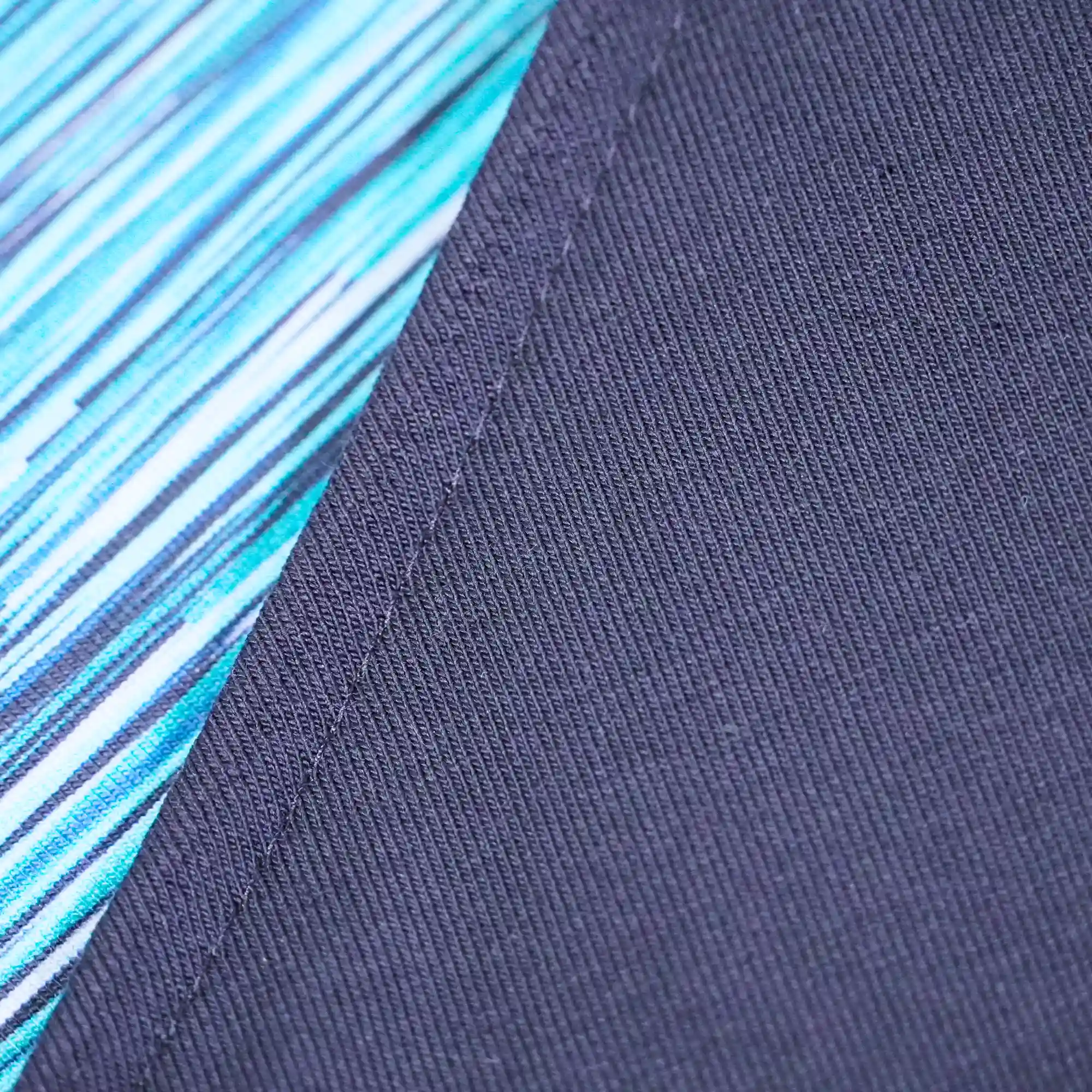 Tuch "Sporty Lines"