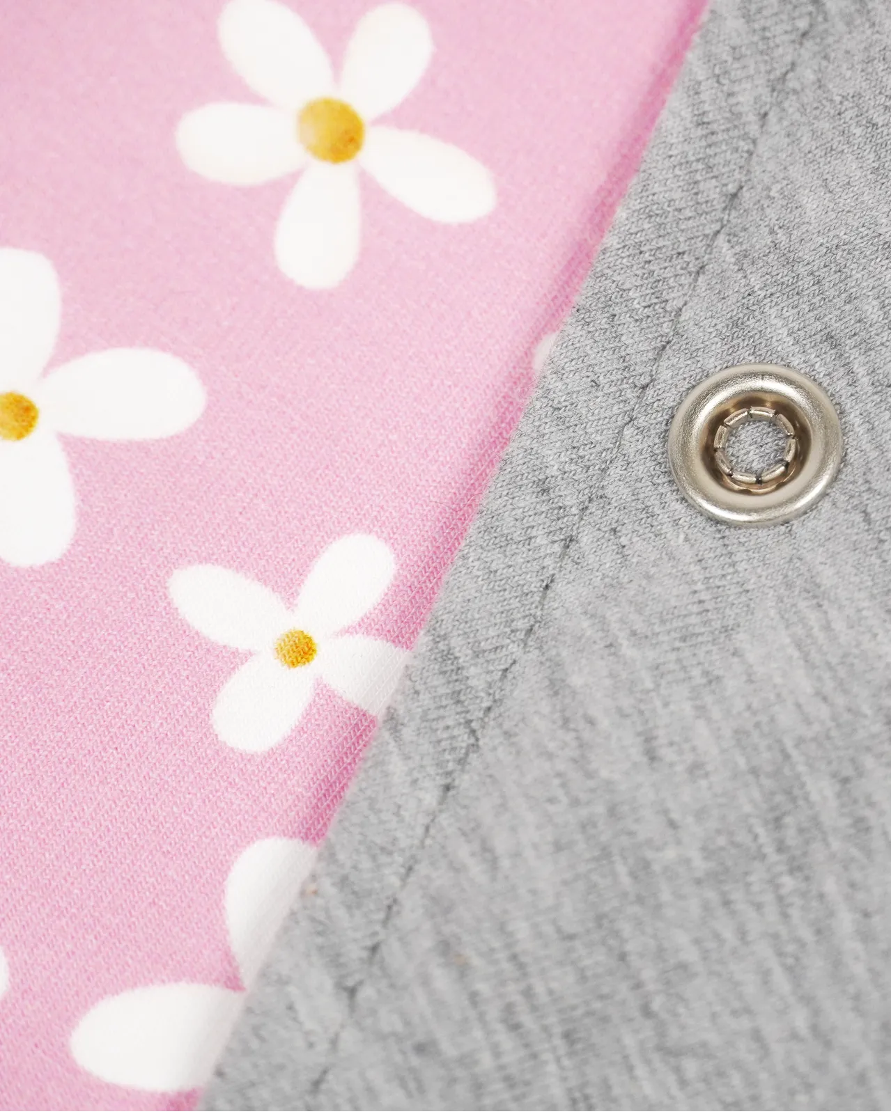 Jersey-Halstuch mit Nässesperre "Rosa Gänseblümchen"